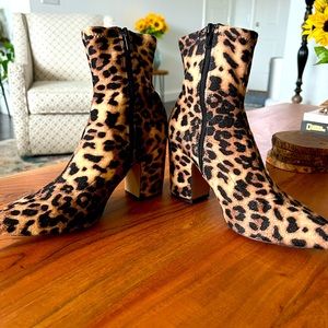 STEVEN by Steve Madden velvet leopard sock booties size 7 1/2.